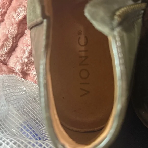 Vionic Marissa Short Bootie, Black Suede Crocodile Print Green Sz 8 - Picture 7 of 8